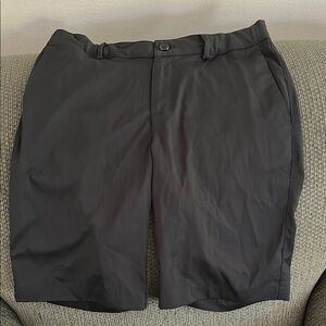 Nike Dri-Fit Boys Large Black Flat Front Shorts with Classic Design